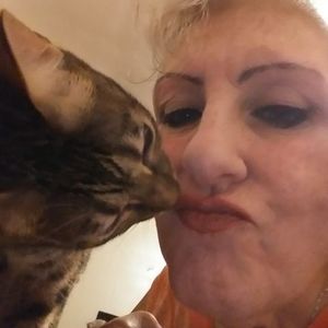 Meet your Posher, Peggy